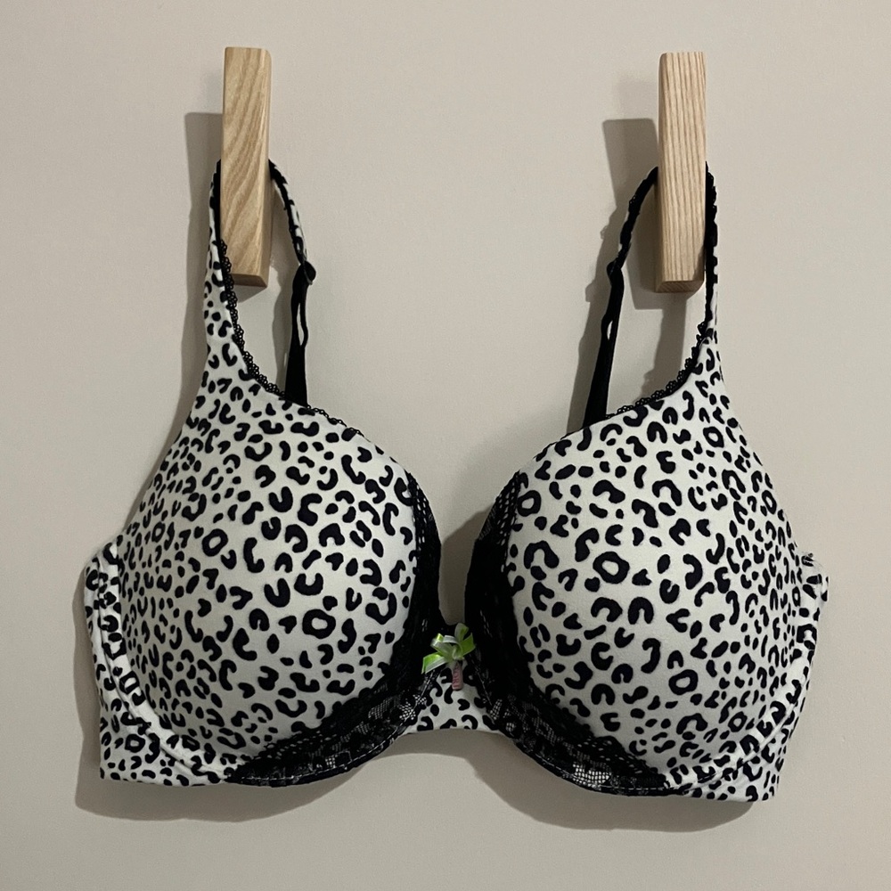 Victoria’s Secret body by Victoria size 34DD